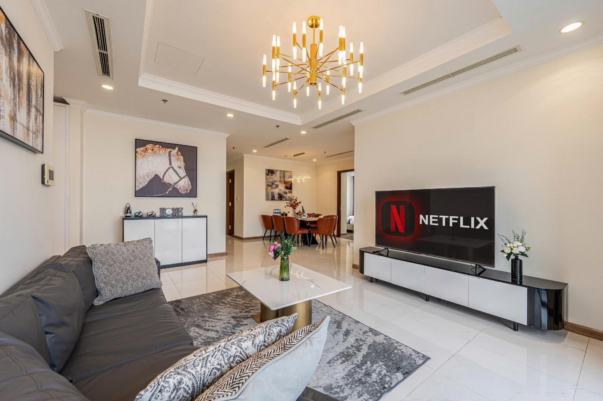 Luxury Apartment At Vinhomes Central Park Thành Pho Ho Chí Minh Esterno foto
